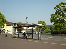 �o�X���[�^���[